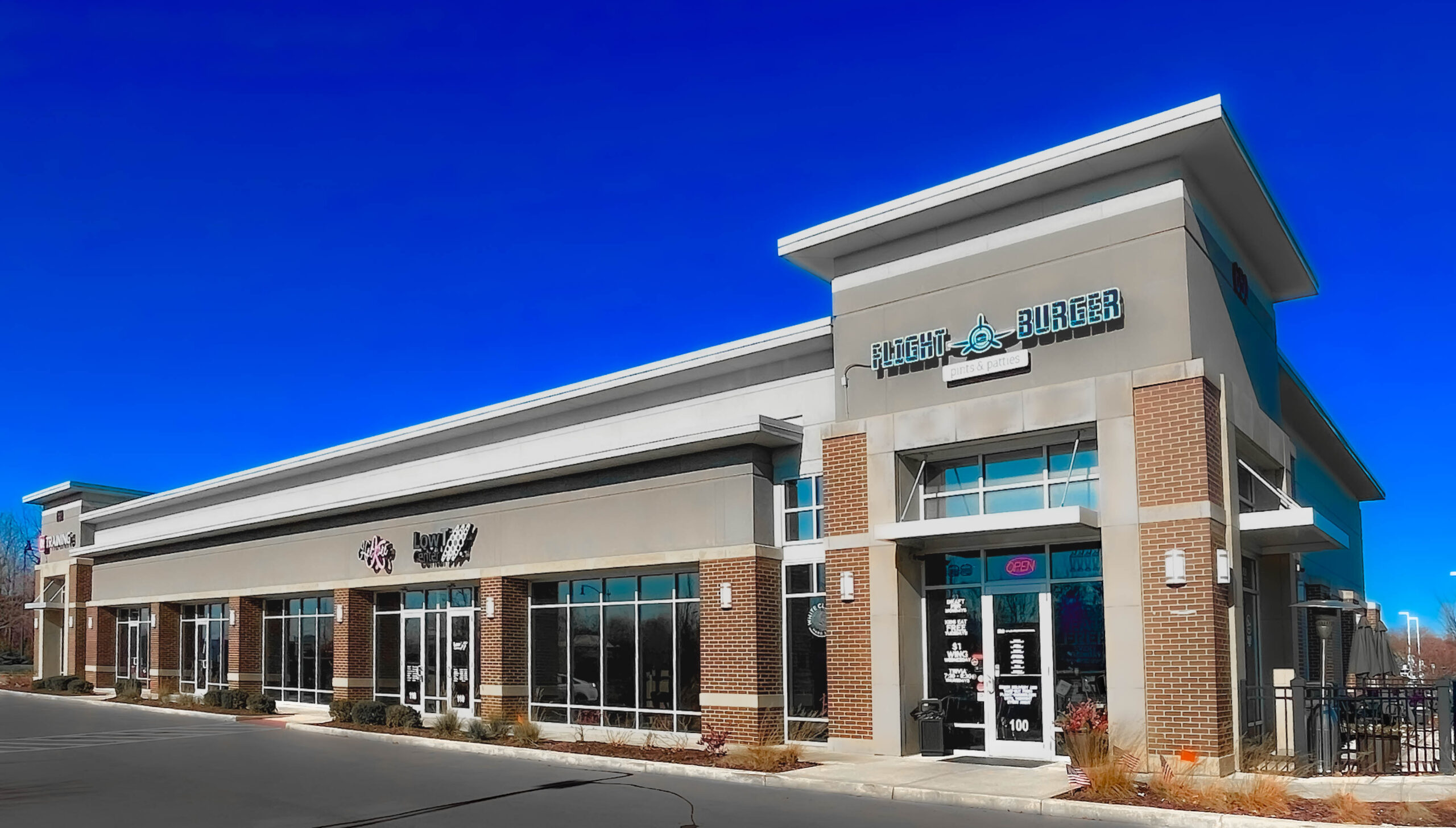 650 West Carmel Drive_Retail_Pic1_112923